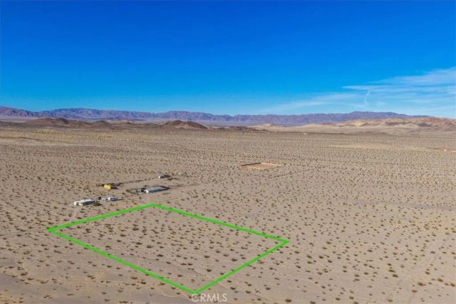 127 Waylyn, 29 Palms, CA 92277
