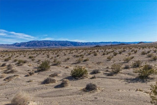 127 Waylyn, 29 Palms, CA 92277