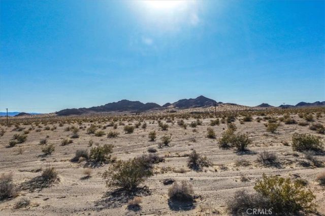 127 Waylyn, 29 Palms, CA 92277