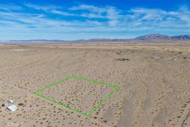 127 Waylyn, 29 Palms, CA 92277