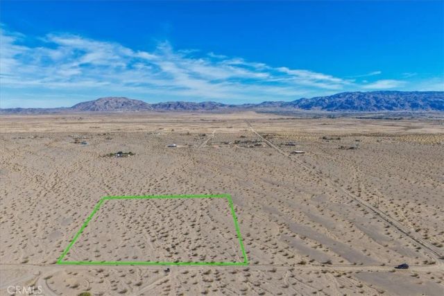 127 Waylyn, 29 Palms, CA 92277