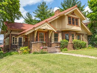 1702 E State Street, Rockford, IL 61104
