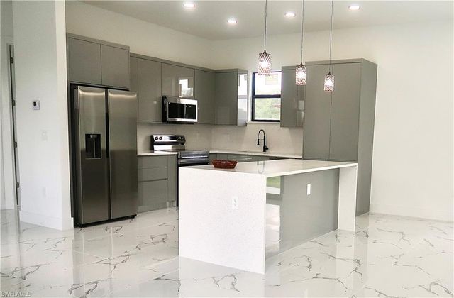 2607 E 18th ST, Lehigh Acres, FL 33972