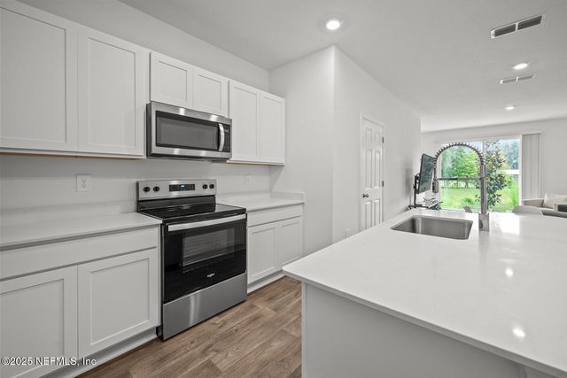 608 CELTIC Drive, Jacksonville, FL 32218