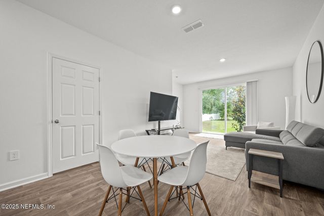 608 CELTIC Drive, Jacksonville, FL 32218