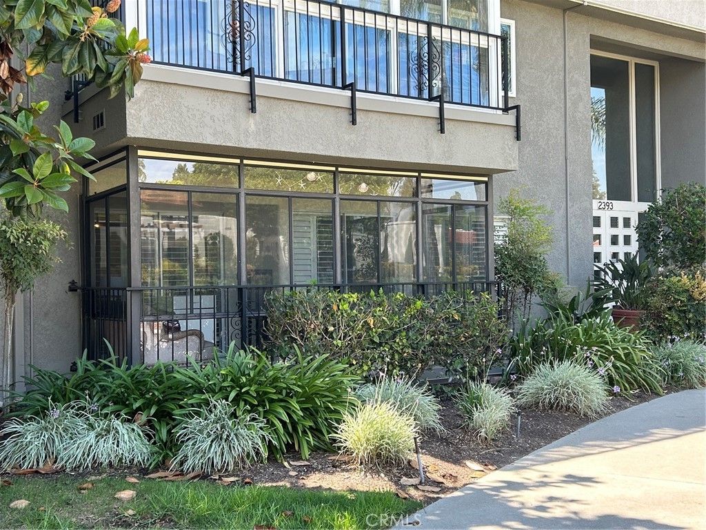 Image 1 of property listing at 2393 Via Mariposa W 1-G, Laguna Woods, CA 92637