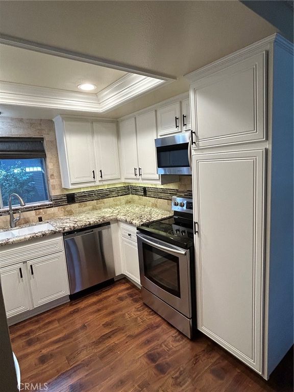 Image 11 of property listing at 2393 Via Mariposa W 1-G, Laguna Woods, CA 92637