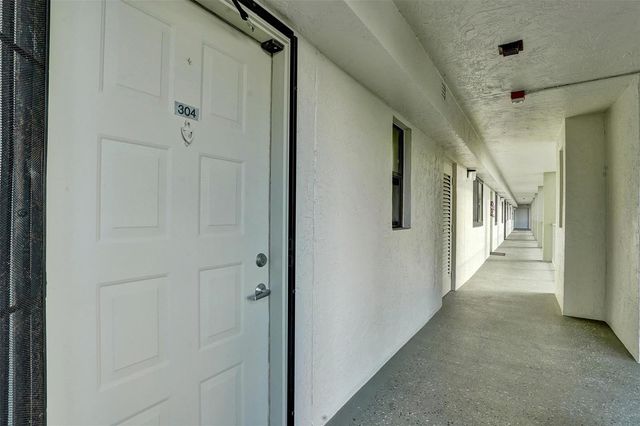 2334 S Cypress Bend Drive 304, Pompano Beach, FL 33069
