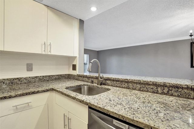 2334 S Cypress Bend Drive 304, Pompano Beach, FL 33069