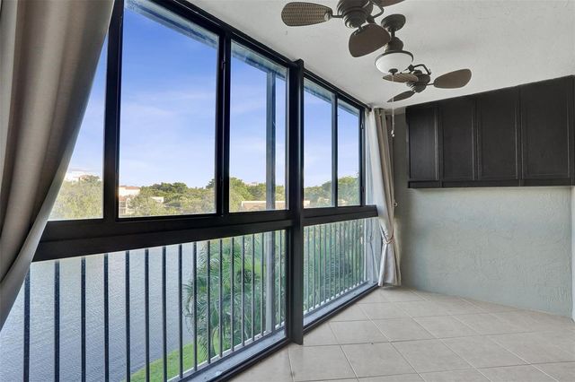 2334 S Cypress Bend Drive 304, Pompano Beach, FL 33069