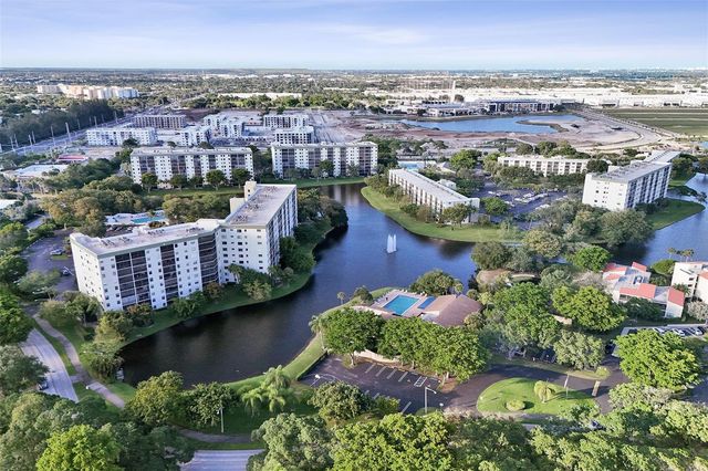 2334 S Cypress Bend Drive 304, Pompano Beach, FL 33069