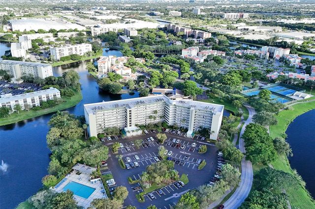 2334 S Cypress Bend Drive 304, Pompano Beach, FL 33069