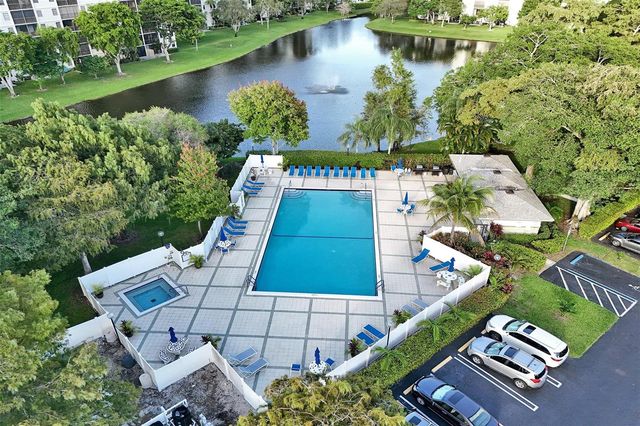 2334 S Cypress Bend Drive 304, Pompano Beach, FL 33069