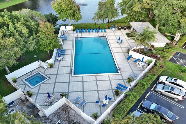 2334 S Cypress Bend Drive 304, Pompano Beach, FL 33069