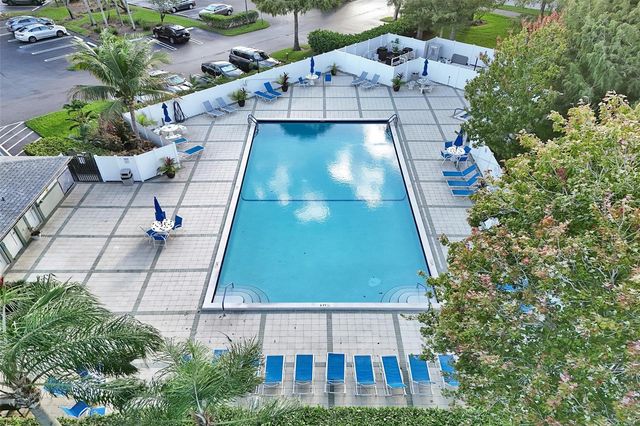 2334 S Cypress Bend Drive 304, Pompano Beach, FL 33069