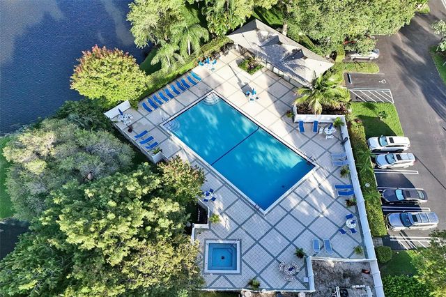 2334 S Cypress Bend Drive 304, Pompano Beach, FL 33069