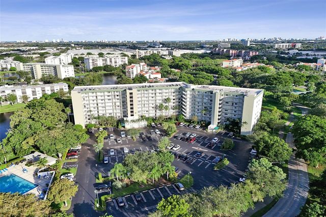 2334 S Cypress Bend Drive 304, Pompano Beach, FL 33069
