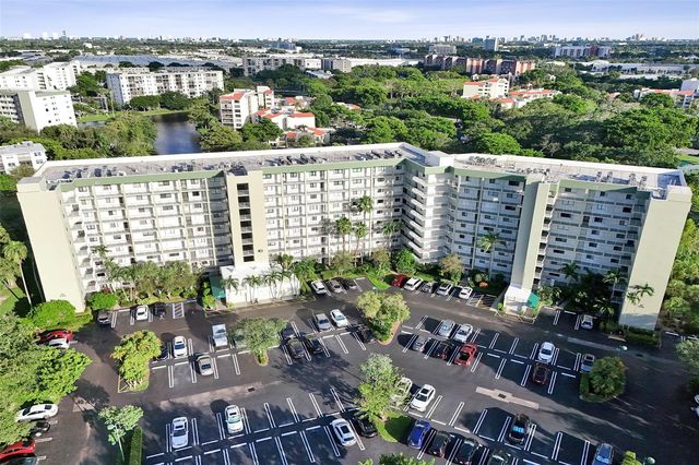 2334 S Cypress Bend Drive 304, Pompano Beach, FL 33069