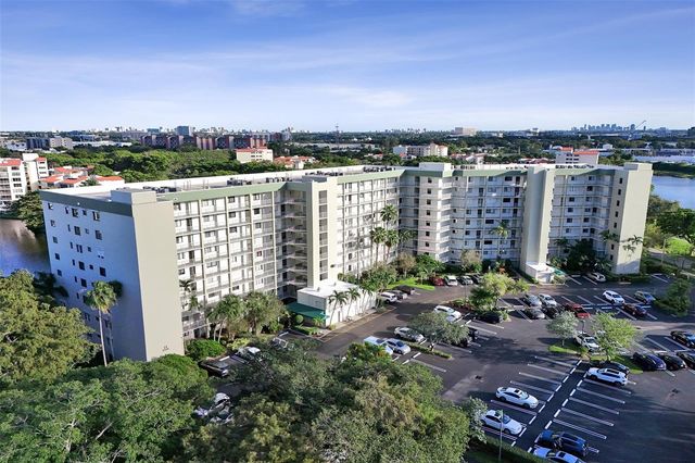 2334 S Cypress Bend Drive 304, Pompano Beach, FL 33069
