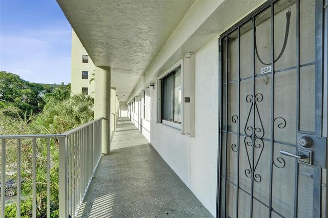 2334 S Cypress Bend Drive 304, Pompano Beach, FL 33069
