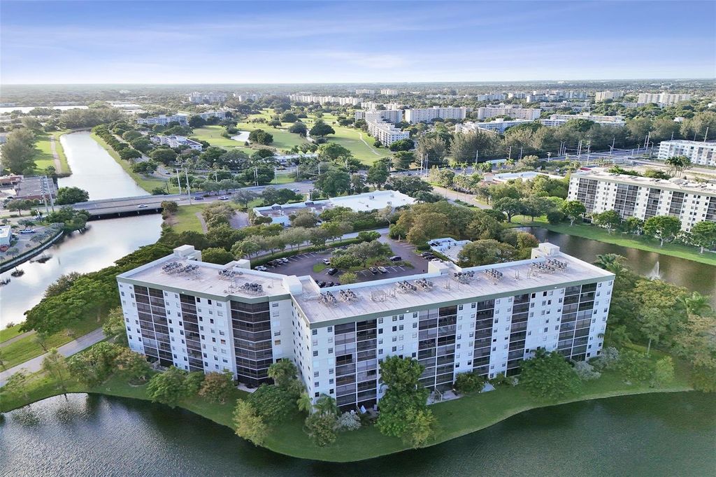 2334 S Cypress Bend Drive 304, Pompano Beach, FL 33069