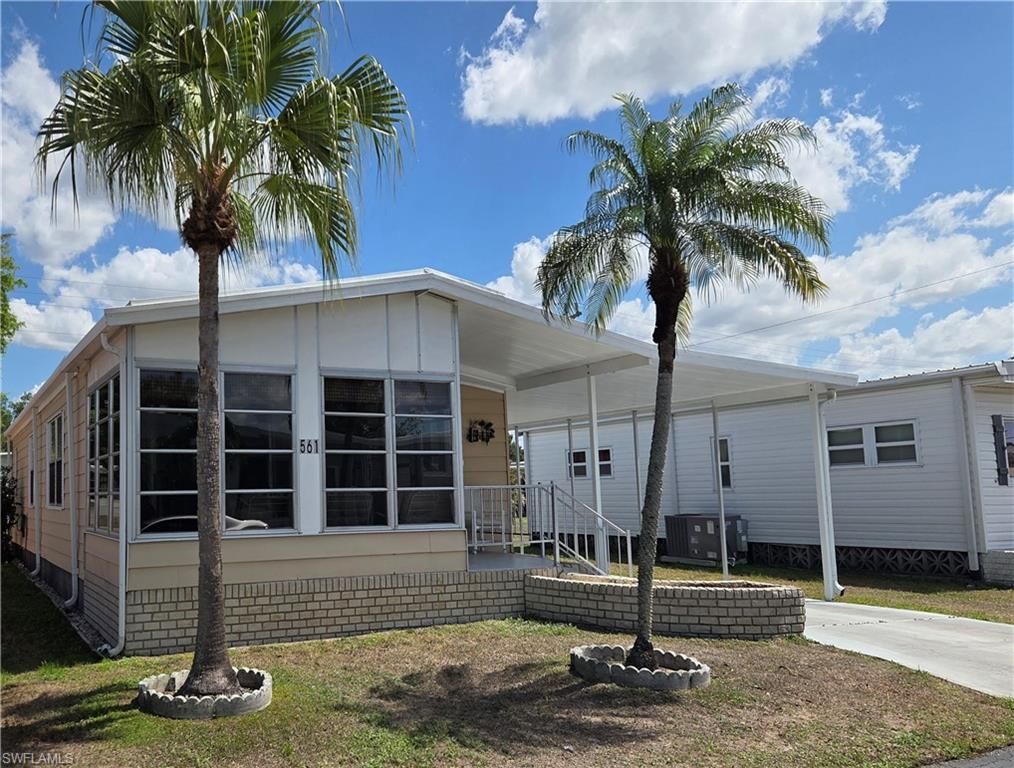 561 Winning WAY, NORTH FORT MYERS, FL 33917 — exterior