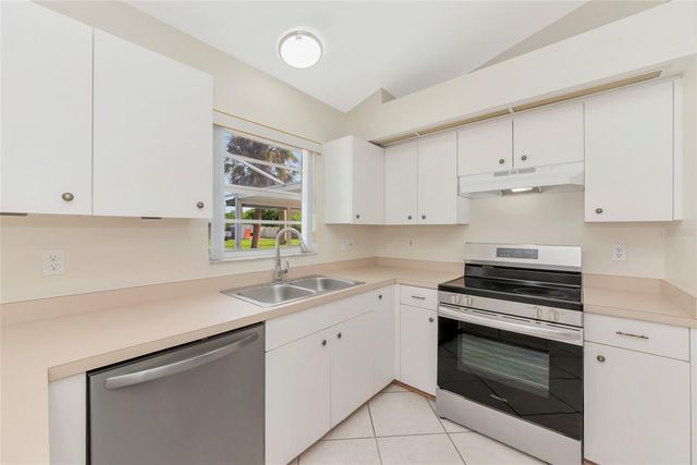 5615 18TH AVENUE E, Bradenton, FL 34208