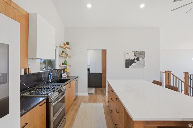 2853 E WILLOW HILLS DR, Sandy, UT 84093