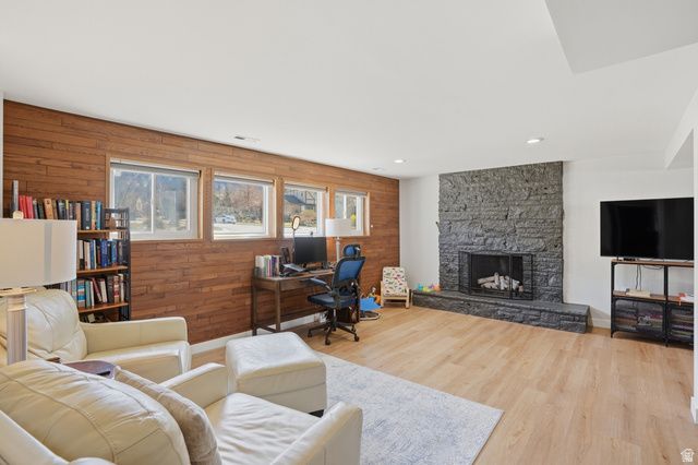 2853 E WILLOW HILLS DR, Sandy, UT 84093