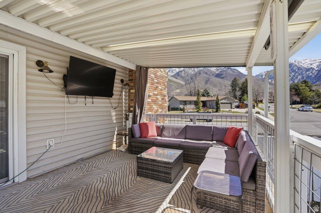 2853 E WILLOW HILLS DR, Sandy, UT 84093