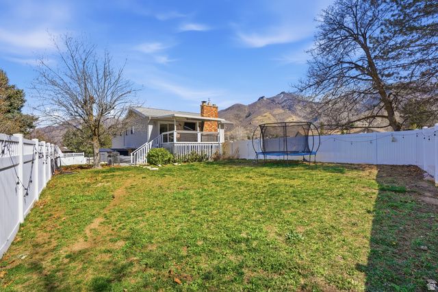 2853 E WILLOW HILLS DR, Sandy, UT 84093