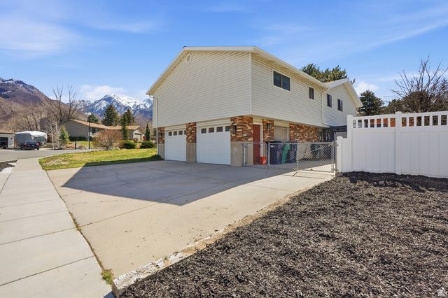 2853 E WILLOW HILLS DR, Sandy, UT 84093
