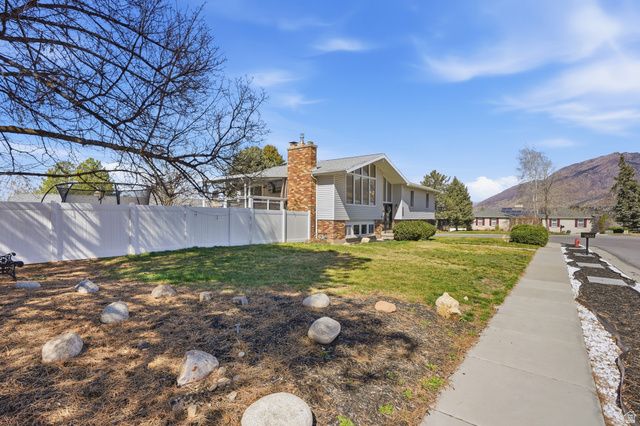 2853 E WILLOW HILLS DR, Sandy, UT 84093