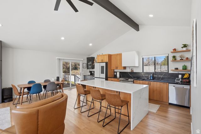 2853 E WILLOW HILLS DR, Sandy, UT 84093