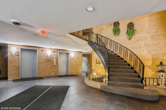 900 W Sunset Drive 405, Glenwood, IL 60425