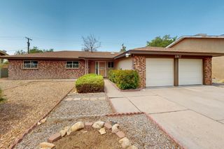1917 Chelwood Park Boulevard NE, Albuquerque, NM 87112