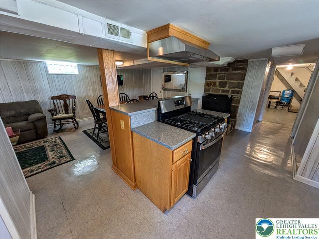 524 Walnut Drive, Lehigh Twp, PA 18067