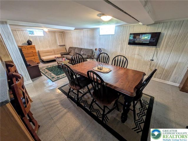 524 Walnut Drive, Lehigh Twp, PA 18067