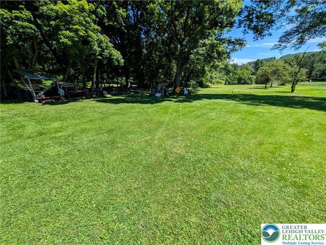 524 Walnut Drive, Lehigh Twp, PA 18067