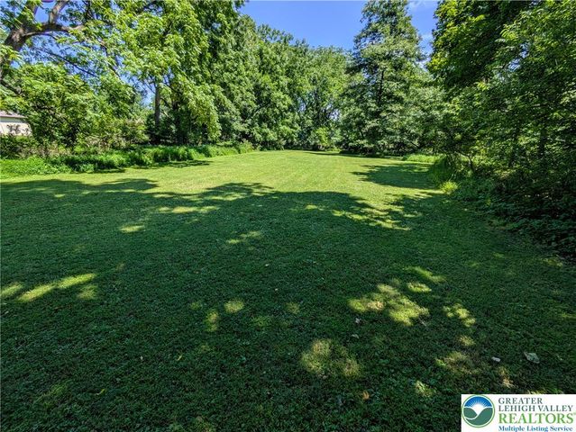 524 Walnut Drive, Lehigh Twp, PA 18067