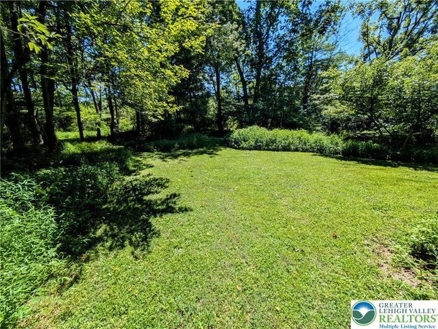 524 Walnut Drive, Lehigh Twp, PA 18067