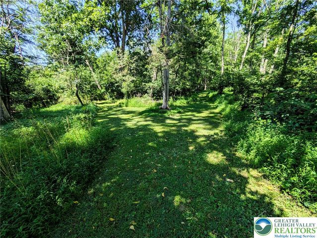 524 Walnut Drive, Lehigh Twp, PA 18067
