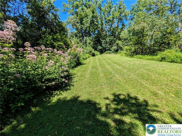 524 Walnut Drive, Lehigh Twp, PA 18067