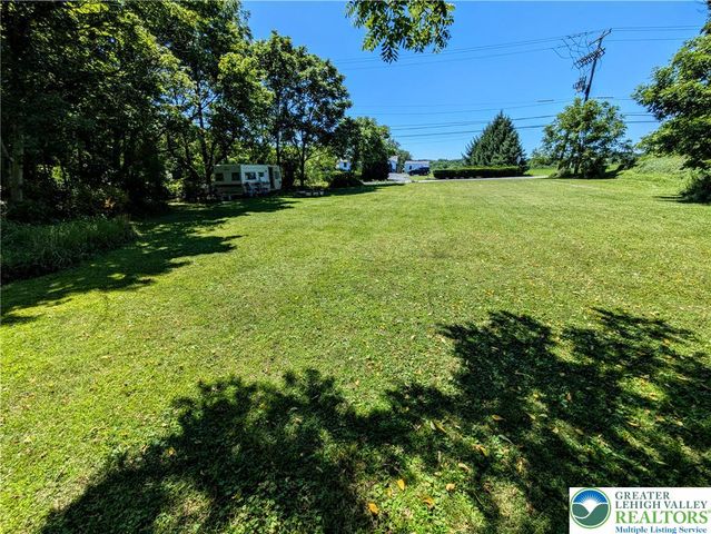 524 Walnut Drive, Lehigh Twp, PA 18067
