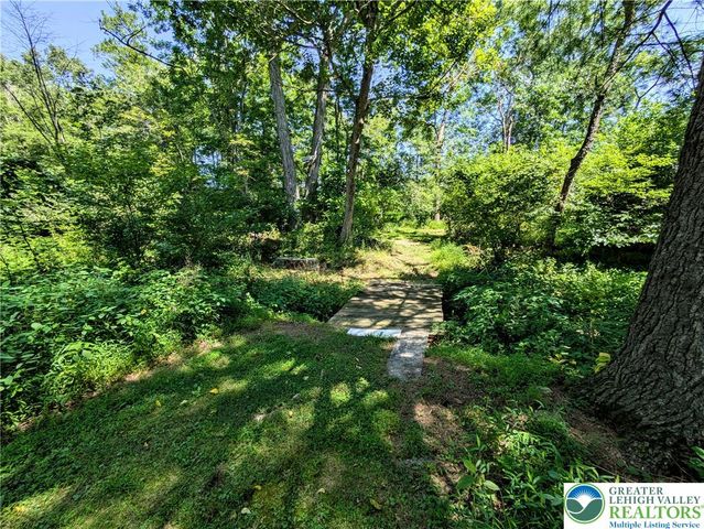 524 Walnut Drive, Lehigh Twp, PA 18067