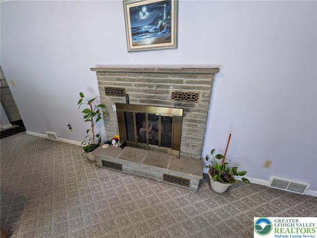 524 Walnut Drive, Lehigh Twp, PA 18067