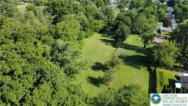 524 Walnut Drive, Lehigh Twp, PA 18067