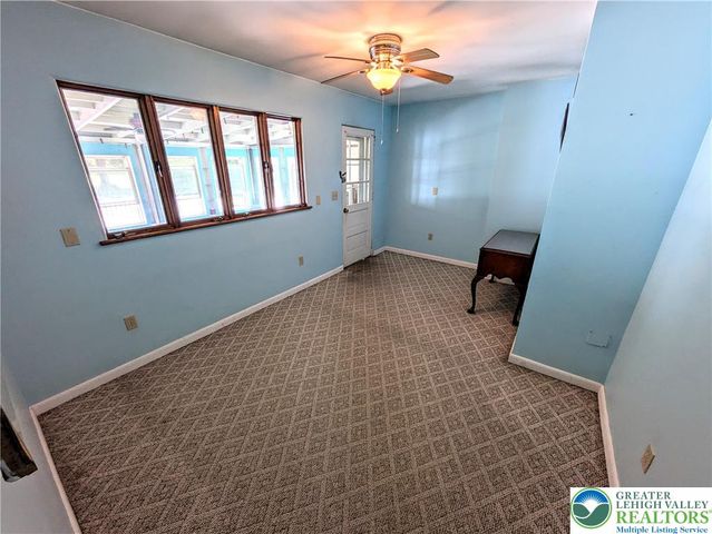 524 Walnut Drive, Lehigh Twp, PA 18067