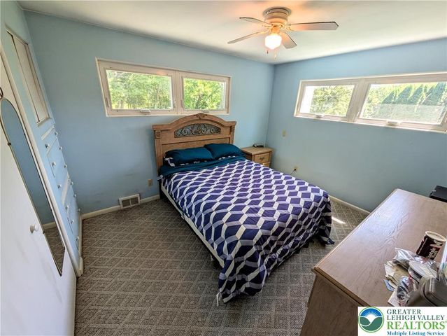 524 Walnut Drive, Lehigh Twp, PA 18067