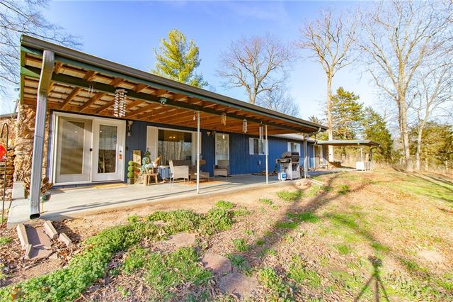 1150 SE 140P Road, Clinton, MO 65355